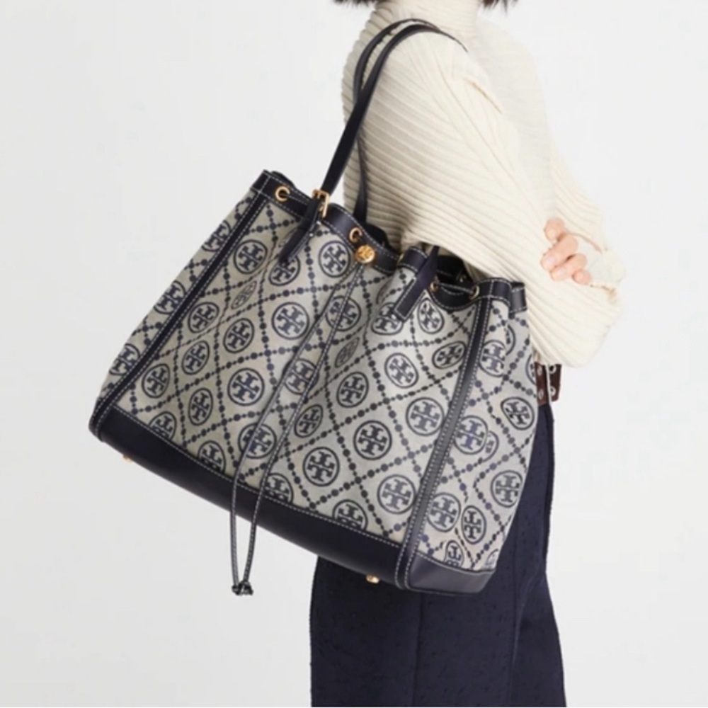 NEW! Tory Burch Jacquard Drawstring Tote -Large Navy NWT & dustbag - Picture 6 of 14